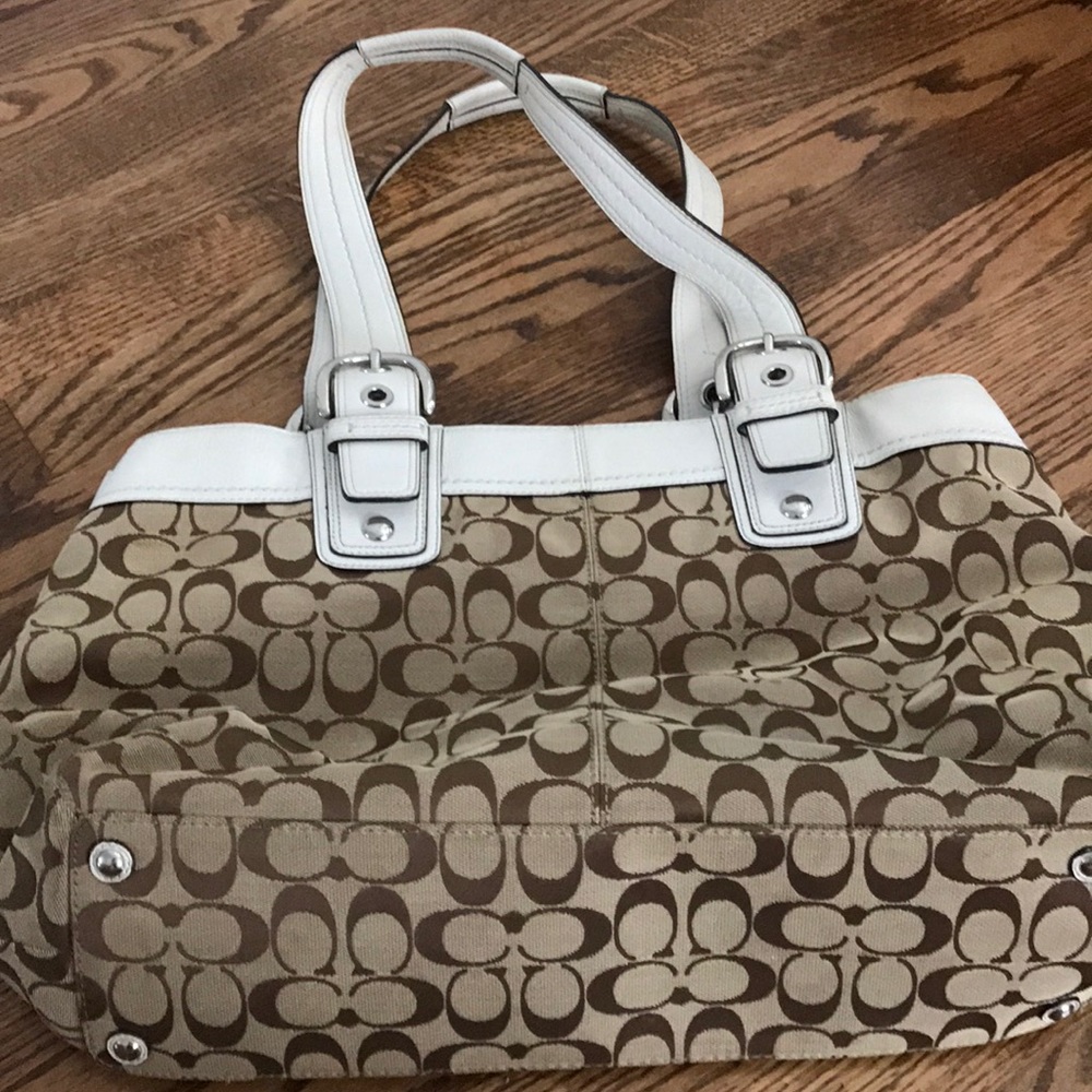 Authentic Coach shoulder bag